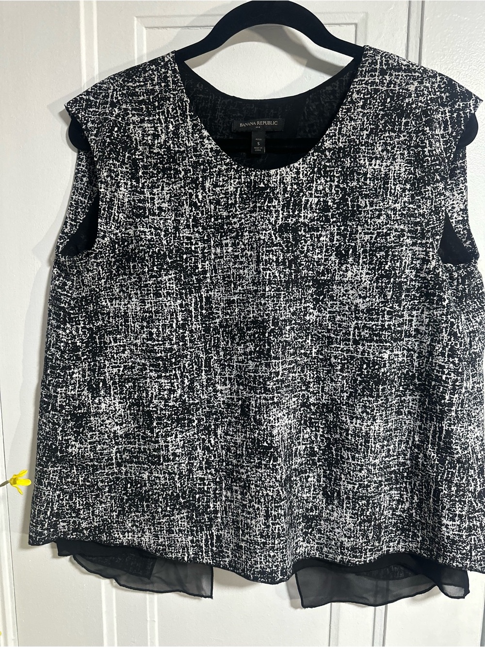 Banana Republic Black and White Textured Layered Shell Top